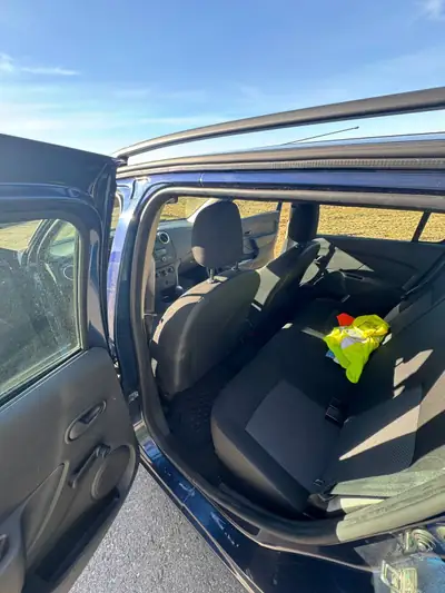 Dacia Logan MCV 90 — Monospace familial économique, frais contrôle technique — Armaturenbrett