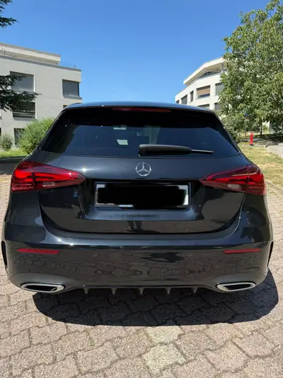 Mercedes-Benz A 200 Estate 2025 — Hybride essence, 5700 km seulement — Heckansicht