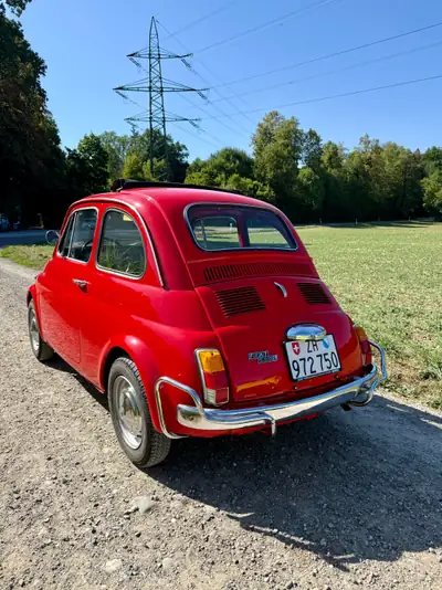 FIAT 500L 1968 — Icône vintage restaurée, statut vétéran, nouvelle peinture — side view