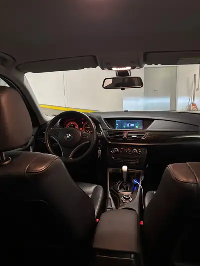 BMW X1 23d xDrive — SUV compact diesel performant, 136 000 km, sans sinistre — cruscotto