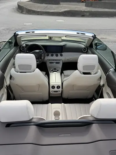 Mercedes-Benz E 400 Avantgarde 4Matic — Cabriolet élégant, 49 000 km, motorisation 333 ch — Miniature 14