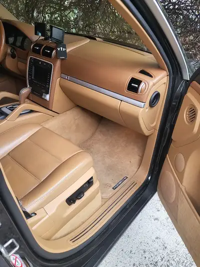 Porsche Cayenne 3.2 V6 — SUV prestige 2005, transmission intégrale, finition impeccable — intérieur
