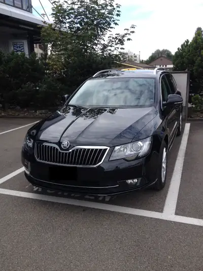 Skoda Superb 2.0 TDI 140 — Break familial robuste, 170'000 km, sans sinistre — Außenansicht