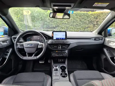 Ford Focus 2.0 TDCi ST Line — Break diesel automatique, équipé B&O et Head-Up — Armaturenbrett