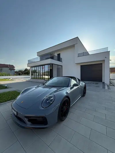 Porsche 911 Targa 4 GTS — Cabriolet sportif légendaire, 480 ch, faible kilométrage — dashboard