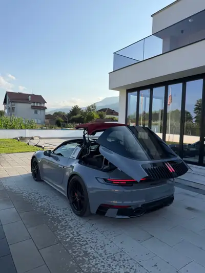 Porsche 911 Targa 4 GTS — Cabriolet sportif légendaire, 480 ch, faible kilométrage — detail