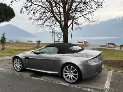 Aston Martin V8 Vantage 4.7 Sportshift — Cabriolet sportif, 425 ch et seulement 53 400 km — cruscotto