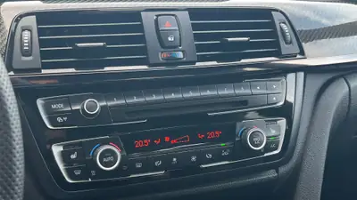 BMW M3 2015 — Berline sportive manuelle, 431 ch et sans sinistre — Miniature 11
