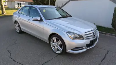 Mercedes-Benz C 220 CDI — Berline élégante, seulement 44 500 km, état impeccable — fianco