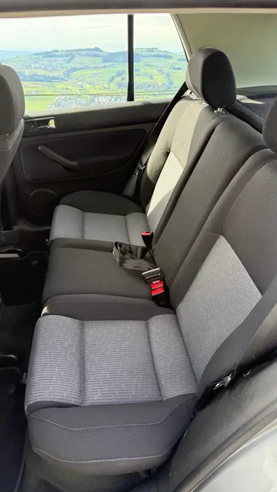 VW Golf 1.6 Pacific — Berline compacte fiable, 224 000 km, équipée Bluetooth — Miniatura 7