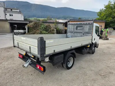 Nissan Cabstar 2.5 T 136 Pro — Utilitaire robuste diesel, 68'000 km seulement — intérieur