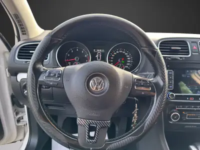 VW Golf 1.4 TSI Highline DSG — Berline polyvalente, moteur efficace et bien équipée — Miniature 10