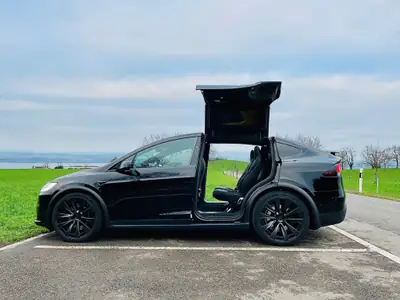 Tesla Model X 100 kWh Plaid — SUV électrique haute performance, 63'000 km — vista esterna