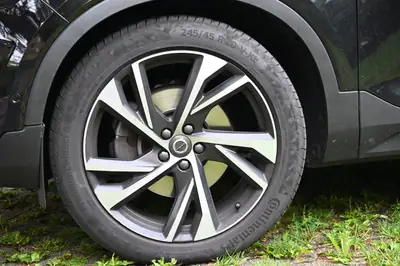 Volvo XC40 2.0 T5 R-Design AWD — SUV compact premium, 77000 km, sans sinistre — dashboard