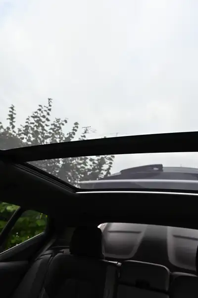 Volvo XC40 2.0 T5 R-Design AWD — SUV compact premium, 77000 km, sans sinistre — Thumbnail 7