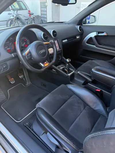 Audi S3 2.0 T FSI Ambition quattro — Sportive compacte 265 ch, sans accident — interni