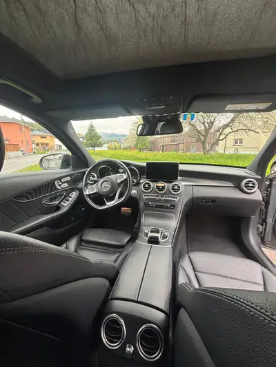 Mercedes-Benz Classe C 200 Avantgarde — Berline premium automatique, entretien suivi — dashboard