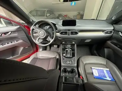 Mazda CX-5 2.5 Revolution AWD — SUV fiable, traction intégrale, entretien minimal — intérieur
