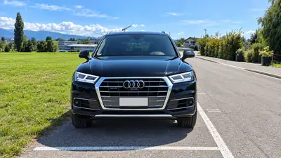 Audi Q5 2.0 45 TFSI Design — SUV premium 245 ch, toutes roues motrices, 81'000 km — side view