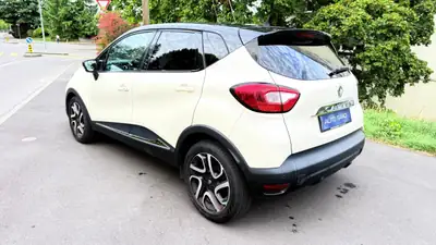 Renault Captur 1.5 dCi Dynamique — SUV compact diesel économe, très bon état — tableau de bord