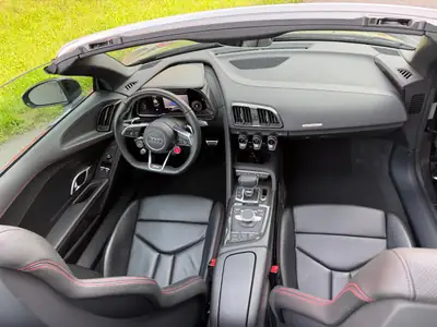 Audi R8 5.2 FSI V10 performance Cabriolet — Supercar décapotable, 620 ch, 13'700 km — Miniature 14