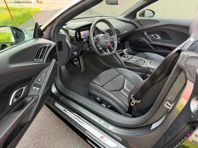 Audi R8 5.2 FSI V10 performance Cabriolet — Supercar décapotable, 620 ch, 13'700 km — Miniature 13