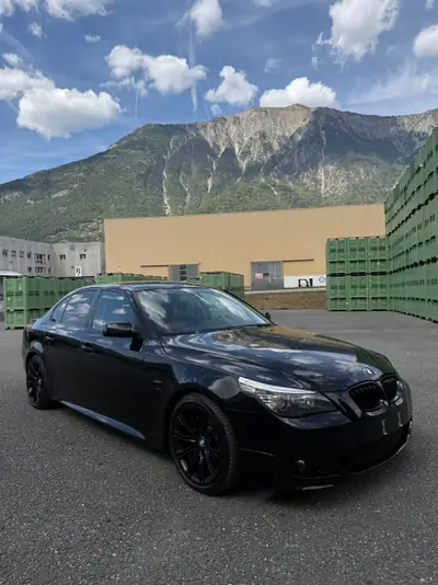 BMW 530 xD Premium Business — Berline prestige diesel, 235 ch et transmission automatique — côté