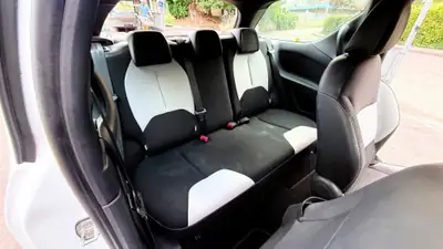 DS3 1.2 VTi Chic — Citadine urbaine élégante, 112'000 km, sans sinistre — Miniatur 8