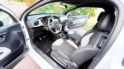 DS3 1.2 VTi Chic — Citadine urbaine élégante, 112'000 km, sans sinistre — Miniatur 10