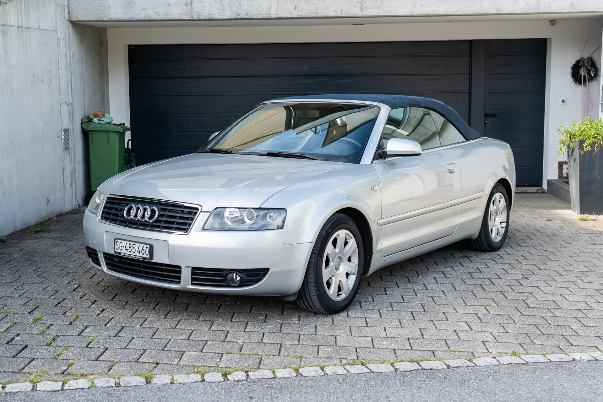 Audi A4 Cabriolet 2.4 V6 170 ch — Roadster élégant, moteur atmosphérique, entretien impeccable