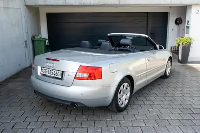Audi A4 Cabriolet 2.4 V6 170 ch — Roadster élégant, moteur atmosphérique, entretien impeccable — Innenraum