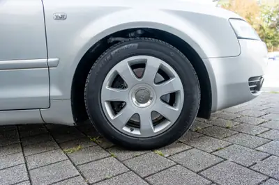 Audi A4 Cabriolet 2.4 V6 170 ch — Roadster élégant, moteur atmosphérique, entretien impeccable — Miniatur 11