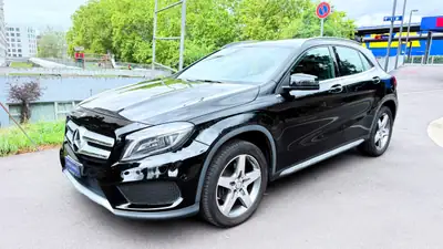 Mercedes-Benz GLA 220 d AMG Line 4Matic — SUV compact diesel, première main, 104'000 km — Seitenansicht