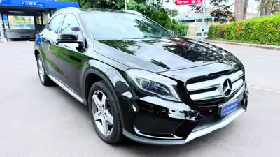 Mercedes-Benz GLA 220 d AMG Line 4Matic — SUV compact diesel, première main, 104'000 km — Innenraum