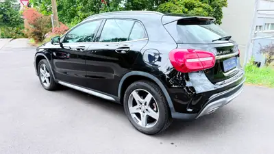 Mercedes-Benz GLA 220 d AMG Line 4Matic — SUV compact diesel, première main, 104'000 km — Armaturenbrett