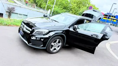 Mercedes-Benz GLA 220 d AMG Line 4Matic — SUV compact diesel, première main, 104'000 km — Miniatur 12