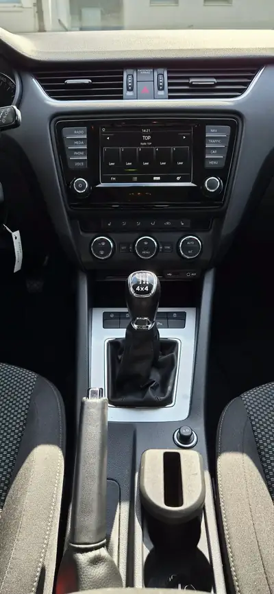 Skoda Octavia 1.6 TDI 110 4x4 — Breaks diesel robuste, traction intégrale et sans sinistre — interni