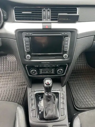 Skoda Superb 2.0 TDI 170 4x4 — Break premium, traction intégrale, équipements haut de gamme — tableau de bord