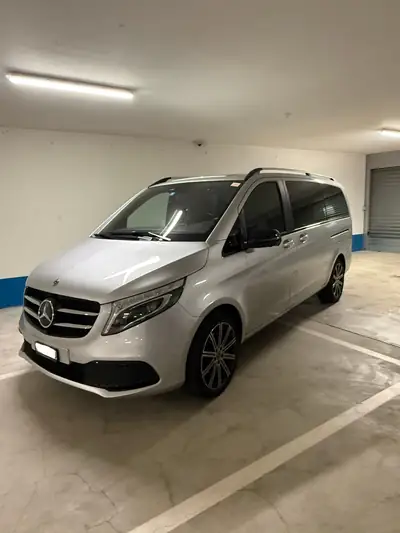 Mercedes-Benz V 250 d Trend — Monospace 7 places, diesel efficace et spacieux — vue extérieure