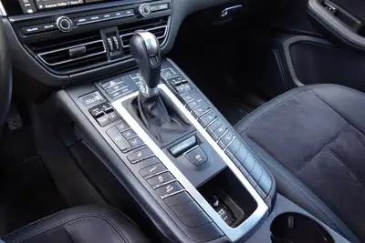 Porsche Macan PDK 2020 — SUV sportif avec sièges chauffants et phares LED, 60'490 km — Miniatur 16