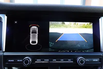 Porsche Macan PDK 2020 — SUV sportif avec sièges chauffants et phares LED, 60'490 km — Miniatur 19