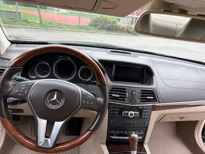 Mercedes-Benz E 300 Coupé — V6 sportif, 252 ch, état impeccable — Armaturenbrett