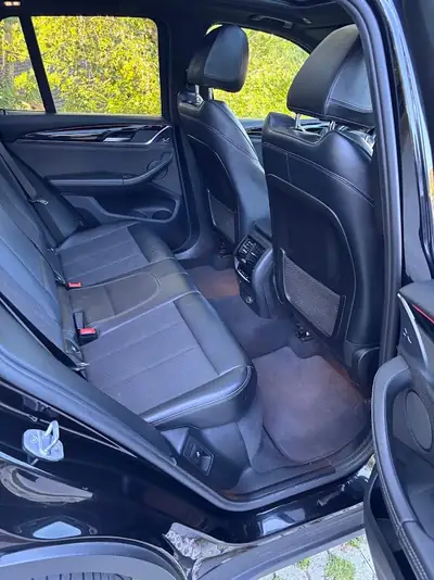 BMW X3 xDrive20i — SUV polyvalent avec toit panoramique et caméra 360° — Miniature 8