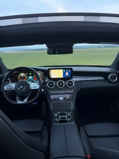 Mercedes-Benz C 200 AMG Line Coupé 4MATIC — Élégance sportive et technologie premium — interior