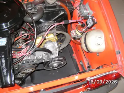FIAT 850 Spider 1972 — Cabriolet vintage emblématique, moteur essence fiable — Miniature 12