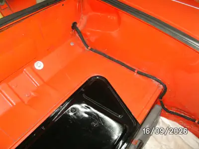 FIAT 850 Spider 1972 — Cabriolet vintage emblématique, moteur essence fiable — Miniature 15