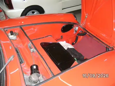 FIAT 850 Spider 1972 — Cabriolet vintage emblématique, moteur essence fiable — Miniature 14