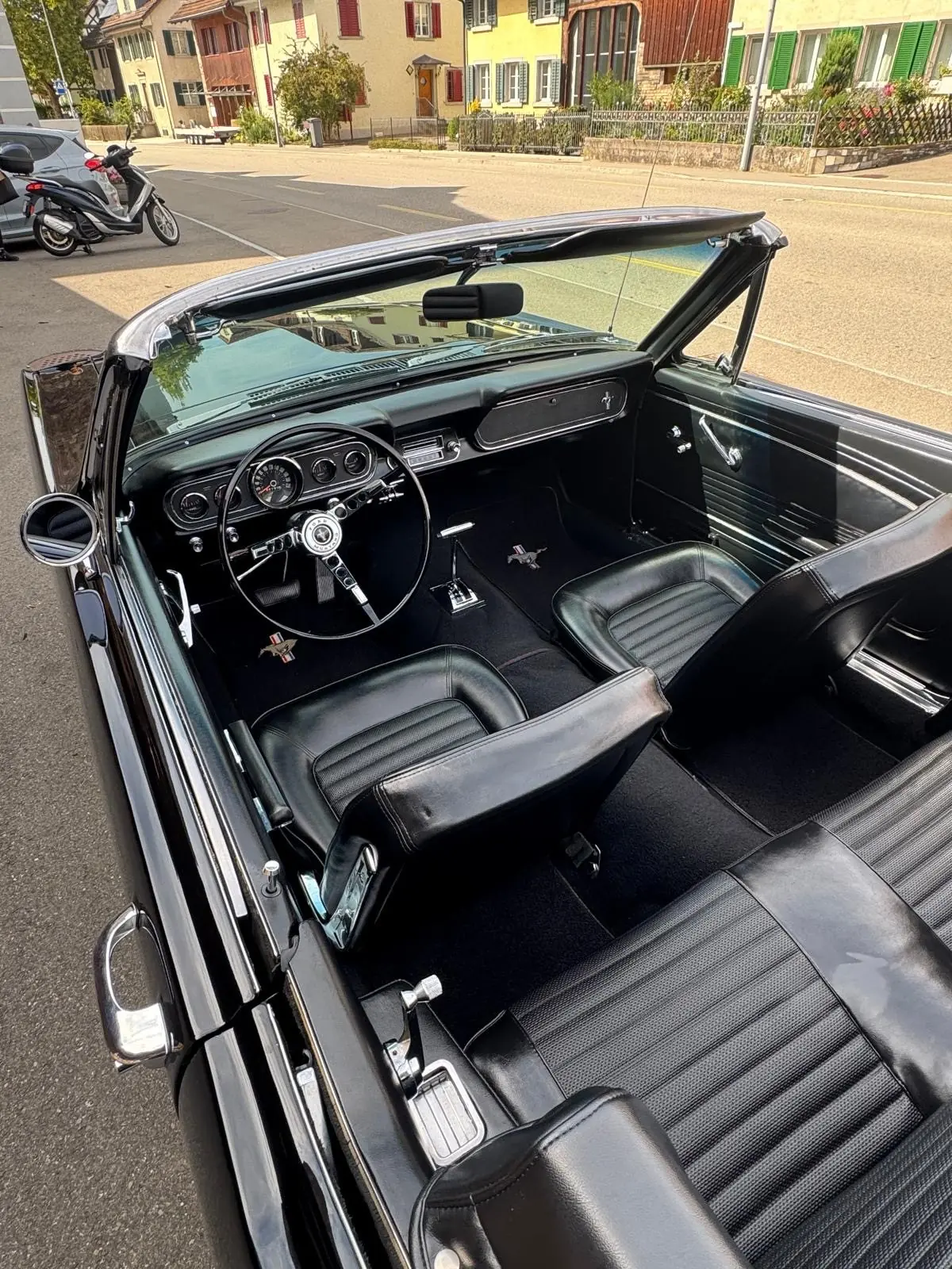 Ford Mustang 1966 occasion Weiningen — 4