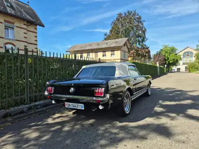 Ford Mustang Cabrio V8 1966 — Légende américaine décapotable, moteur 4.7L — Miniatur 8