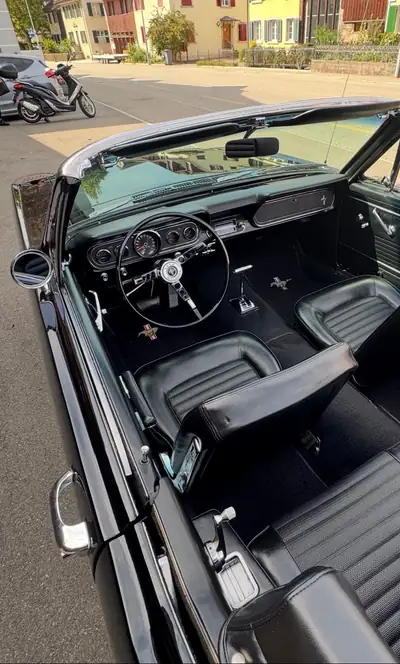Ford Mustang Cabrio V8 1966 — Légende américaine décapotable, moteur 4.7L — Miniatur 11